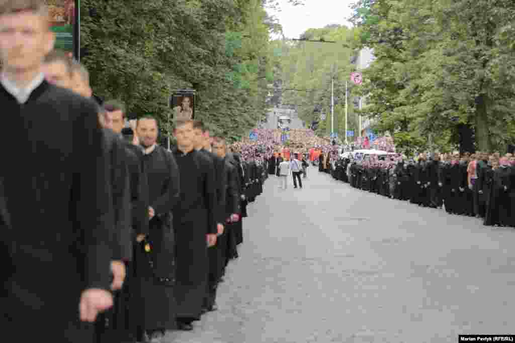 Похоронна процесія вулицями Львова
