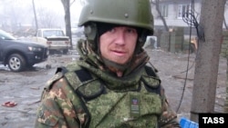 Моторола (Арсений Павлов) исеме белән танылган ДНР хәрбиләренең берсе