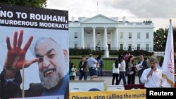 Американцы иранского происхождения протестуют у Белого дома против переговоров президента США Барака Обамы и президента Ирана Хасана Роухани. Вашингтон, 28 сентября 2013 года.