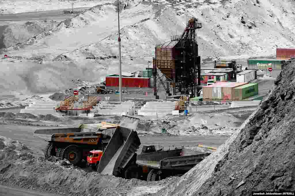 The mine, at some 4,000 meters above sea level, is one of the highest gold deposits in the world.