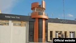 نمایی از زندان مرکزی یا وکیل‌آباد مشهد که گردشگر فرانسوی آن‌جا زندانی است
