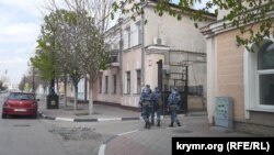Российские силовики на улицах Керчи во время карантина, 1 апреля 2020 года