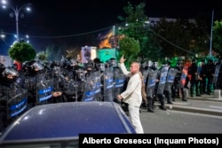 Fantoma în alb i s-a spus lui colonelului Cătălin Paraschiv, după ce a condus tactic, în teren, înăbușirea protestelor pașnice de la 10 august 2018, când mii de oameni au acuzat violența la adresa lor de către forțele de ordine