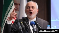 محمدجواد ظریف بارها تحریم‌ها آمریکا را به یک عادت اعتیادآور در سیاست خارجی این کشور تشبیه کرده است