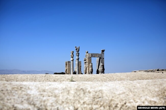 “Porta e të gjitha kombeve” që gjendet në qytetin e lashtë persian Persepolis në jug të Iranit.