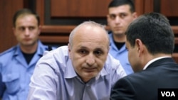 То, что Вано Мерабишвили не назовут в тексте резолюции политическим заключенным, стало ясно еще вчера вечером. Представители "Грузинской мечты" потратили немало времени на то, чтобы убедить европарламентариев отказаться от подобной формулировки