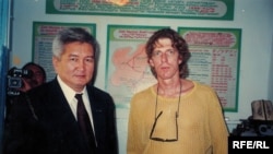 Feliks Kulov (left) sought out the Western journalist in Batken in September 1999.