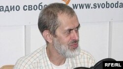 Московский правозащитник читает, что Генпрокуратура и МВД стали работать лучше