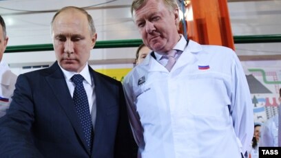 Путин times на кресле