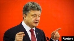 Ukrainian President Petro Poroshenko (file photo)