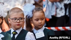 Students on the first day of school in Kazan, the capital of Tatarstan, in 2020