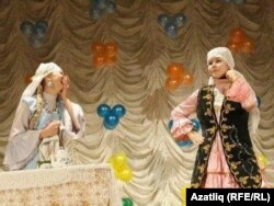 Үзешчән артистлар "Беренче театр" спектаклен куйды