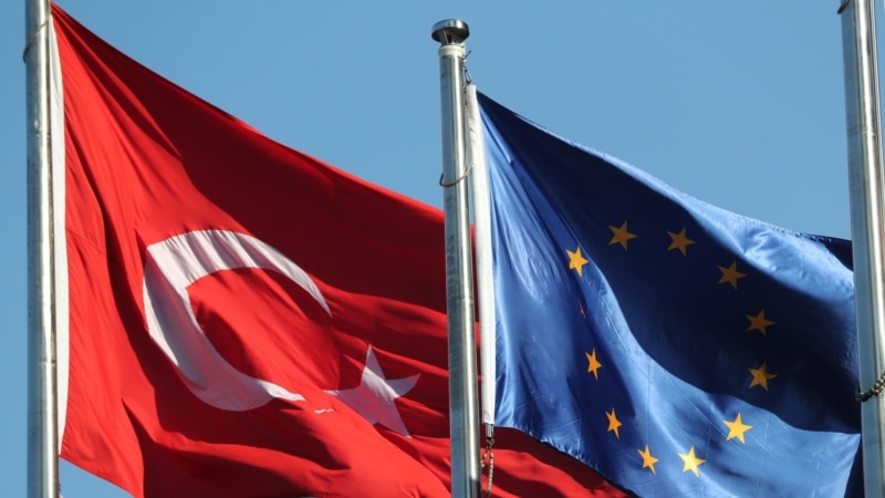 Брисел ја намали пристапната помош за Турција 