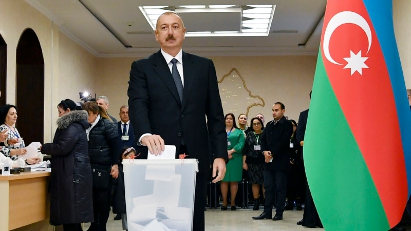 Azerbaýjanyň häkimiýet başyndaky partiýasy parlament saýlawlarynda köplügi aldy