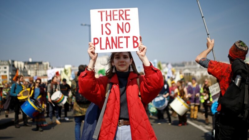 Protesti o klimatskim promjenama omeli javni prevoz u Londonu