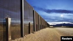 Стена на границе США и Мексики. Штат Аризона
