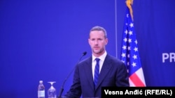 Lideri Kosova i Srbije su prepoznali da ovo nije igra u kojoj jedni gube od drugih, izjavio je Adam Boler (Boehler), izvršni direktor američke Međunarodne razvojne finansijske korporacije (DFC) na konferenciji za medije u Briselu 1. oktobra 2020. 