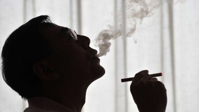 Franca ndalon shitjet në internet të produkteve të nikotinës