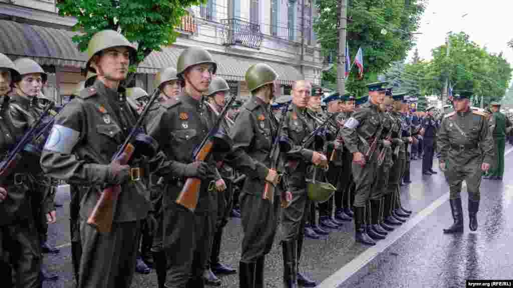 Репетиція параду Перемоги в Сімферополі.&nbsp;Окупований Росією Крим, Сімферополь, 16 червня 2020 року