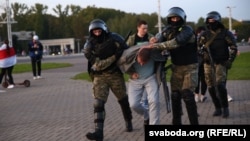 بازداشت معترضان توسط پولیس بلاروس