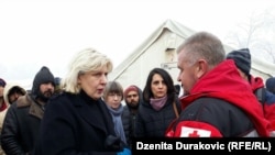 Visoka povjerenica Vijeća Evrope za ljudska prava Dunja Mijatović u kampu 'Vučjak', na sjeverozapadu BiH, 3. decembar 2019.
