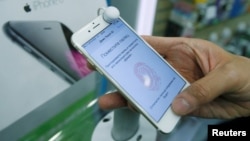 Apple stopped direct sales of iPhones in Russia last year over the Kremlin's full-scale invasion of neighboring Ukraine, but legalized import programs still exist to bring the phones into the country. (file photo)