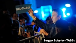 Навальный на митинге своих сторонников в 2013 году