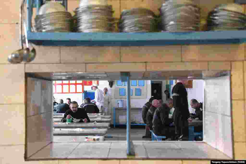 Prisoners having a meal in a canteen at the maximum security correctional colony No. 2 in the village of Shara-Gorokhon, Karymsky District, in Russia&#39;s Transbaikal region. (TASS/Yevgeny Yepanchintsev)
