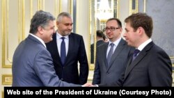 Президент Украины Петр Порошенко встретился с адвокатами Надежды Савченко.