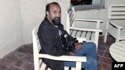 عباس عطار در ۹ ژوئن سال ۱۹۸۸ در الجزایر.