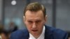 В Москве полиция окружила штаб Алексея Навального
