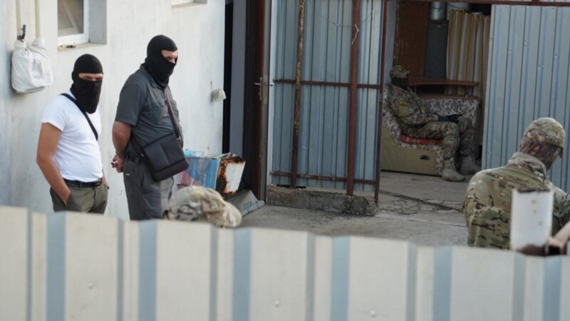 Обыски в Крыму: стало известно о седьмом задержанном из Алушты