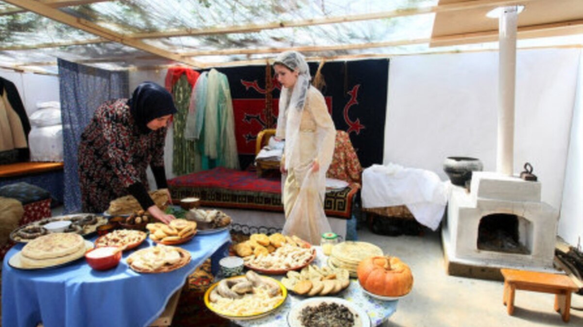 народ чечни традиции обычаи. традиционный дом чеченцев. чеченские национальные праздники. этнографический музей адыг-шапсуг. традиции и обычаи чеченского народа.