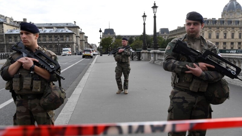 Rreziku terrorist në Francë mbetet i lartë, thotë ministri i Brendshëm