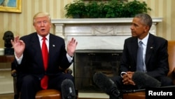 Президент США Барак Обама проводит встречу в Белом доме с избранным президентом США Дональдом Трампом (слева). Вашингтон, 10 ноября 2016 года.