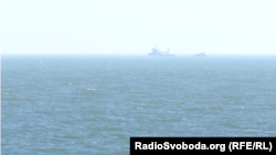 Российские катера ФСБ за несколько километров от теплохода «Капитан Чусов»