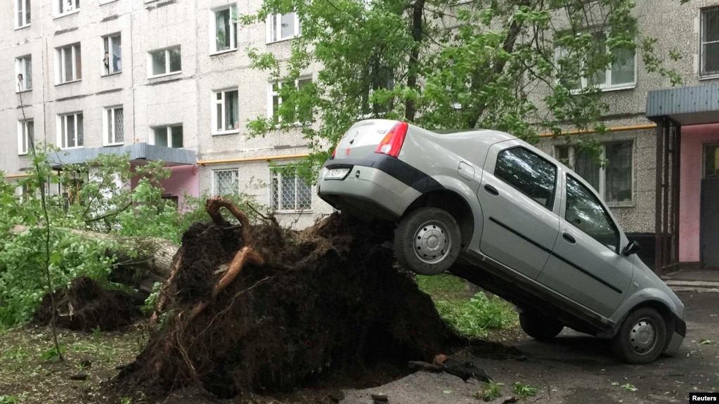 Москвада катуу шамалдан каза болгондордун саны 11ге жетти