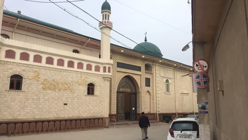 В мечетях Намангана прекратили призывать к молитве из громкоговорителей