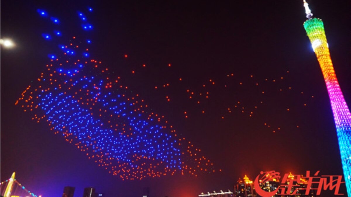 лазерное шоу в китае 2022. лазерные шоу круг света 2014. лазерное шоу в китае поезд.
