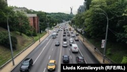 Бульвар Дружби Народів у Києві, де встановлено дві камери фото- та відеофіксації порушень ПДР