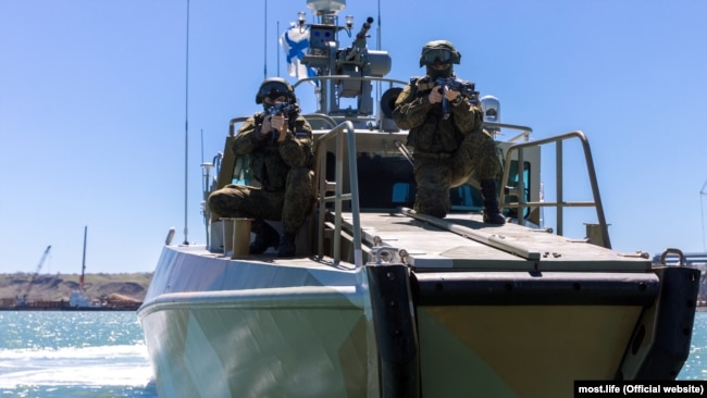 Военные учения на строительной площадке Крымского моста, июнь 2017 года
