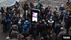 Ռուսաստան - Սանկտ Պետերբուրգում տեղադրվում է Apple-ի հիմնադիր և նախկին ղեկավար Սթիվ Ջոբսի արձանը, 9-ը հունվարի, 2013թ.