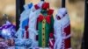 В Коми Дед мороз-альпинист поздравил детей в больнице