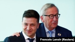 Владимир Зеленский с председателем Еврокомиссии Жан-Клодом Юнкером, Брюссель, 4 июня 2019 года