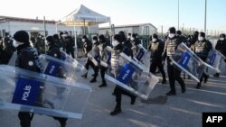 У січні-лютому в турецьких містах, в основному, в Стамбулі й Анкарі, пройшли нові масові мітинги молоді та студентів, грубо придушені поліцією і спецслужбами. Президент Ердоган назвав демонстрантів «терористами»