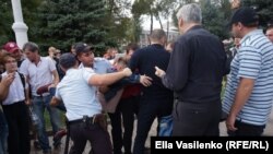 Задержания на митинге в Ростове-на-Дону