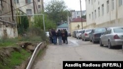 Azerbaijan -- carousel at the elections, Baku, 1Nov2015