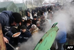 Люди в черзі за їжею, Авдіївка, 1 лютого 2017 року