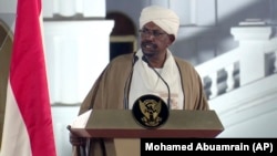 عمرالبشیر رئیس جمهور سابق سودان حین سخنرانی در قصر ریاست جمهوری این کشور. February 22, 2019