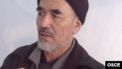 Азимжан Асқаров Бішкек түрмесінде. 15 желтоқсан 2011 жыл.